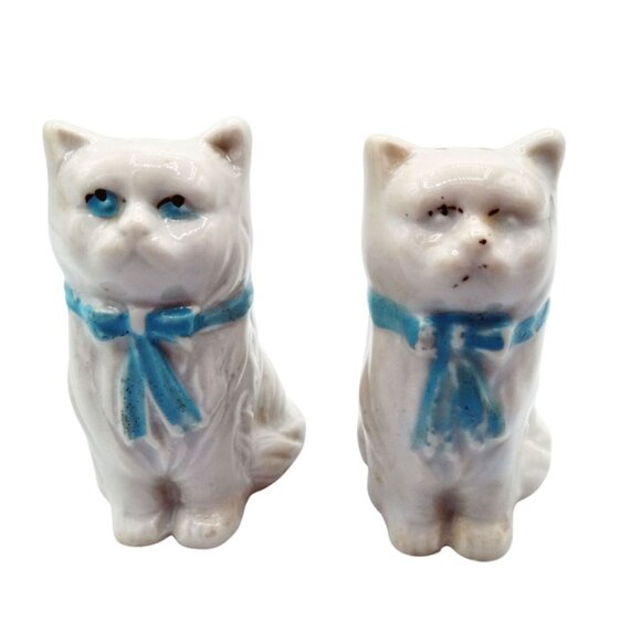 Salt & Pepper Shakers Vintage White Ceramic Kittens w Blue Bows 2 Inch Stoppers - Picture 4 of 14